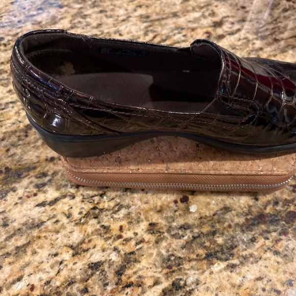 Clarks Women's Crocodile Pattern Loafers - Dark Brown - Picture 3 of 4
